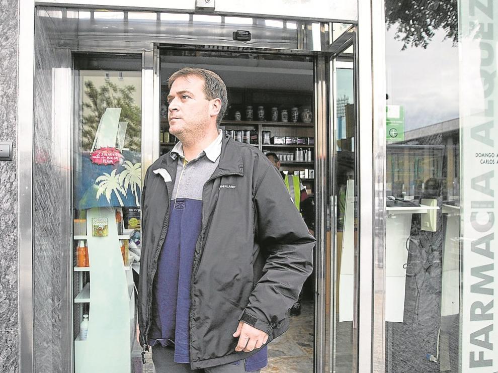Fernando S. P., dueño de esta botica del Áctur, también fue arrestado.