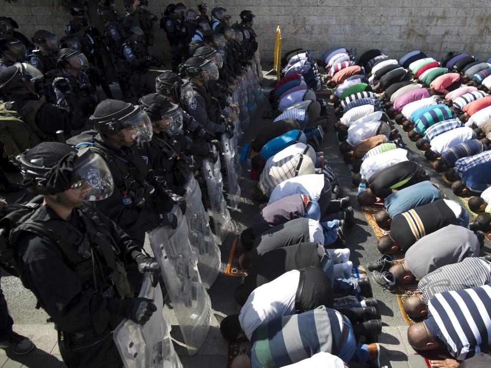 Israel restringe la entrada de musulmanes a la explanada de las mezquitas