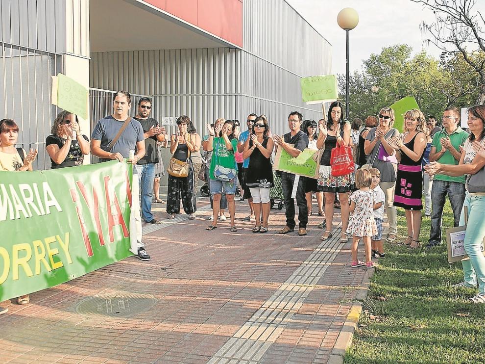 Las familias de Vadorrey aprovecharon el día de inicio de este curso para volver a pedir su colegio.