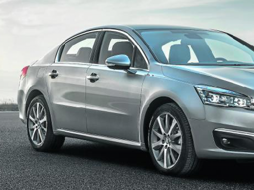 Peugeot 508: La mirada felina se acentúa