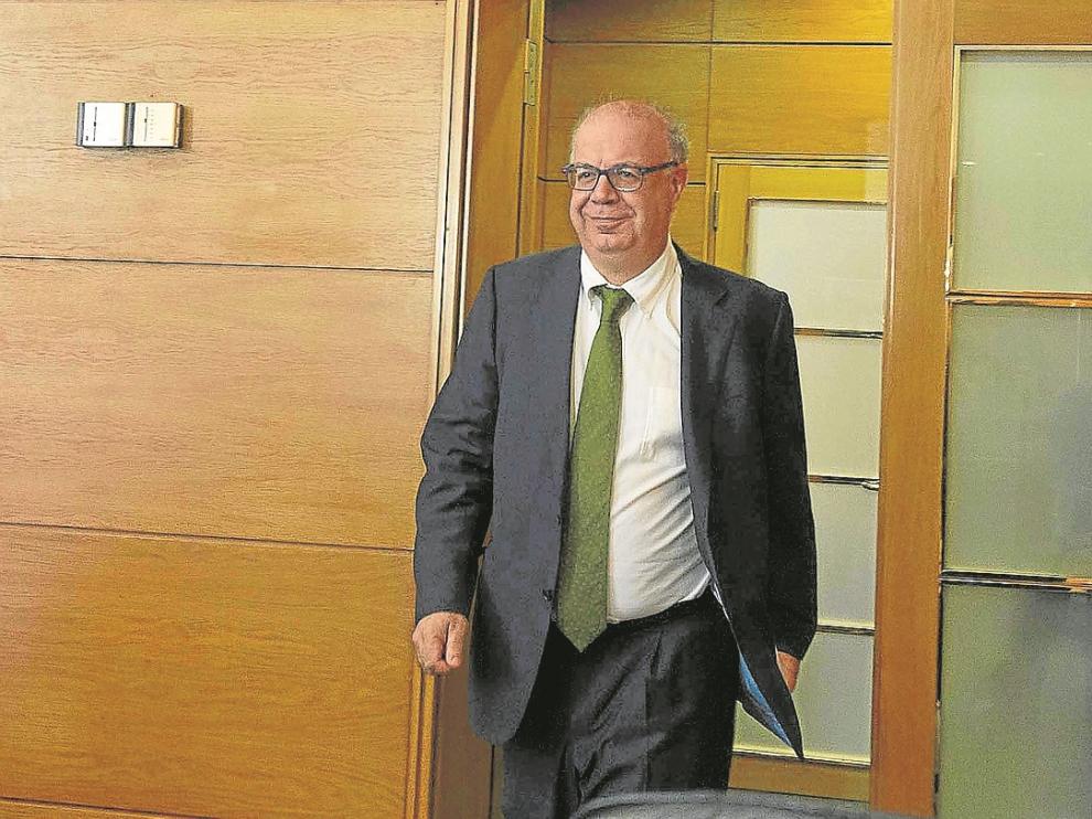 El gerente de Plaza, Jesús Andreu, a su llegada a la comisión de investigación de las Cortes.