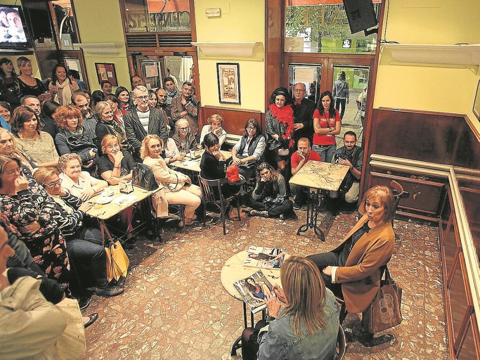 Una de las obras de teatro se representó en la cafetería Oscense.