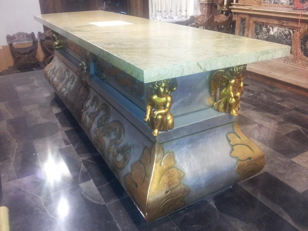 El altar antiguo de Épila, que data de 1987