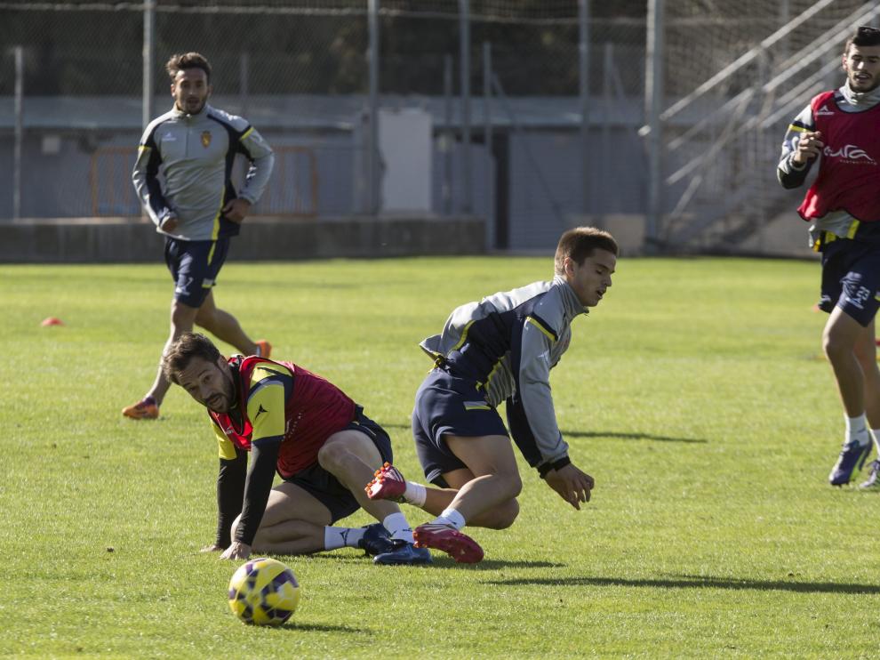 Mario derriba a Ruiz de Galarreta, en un entrenamiento