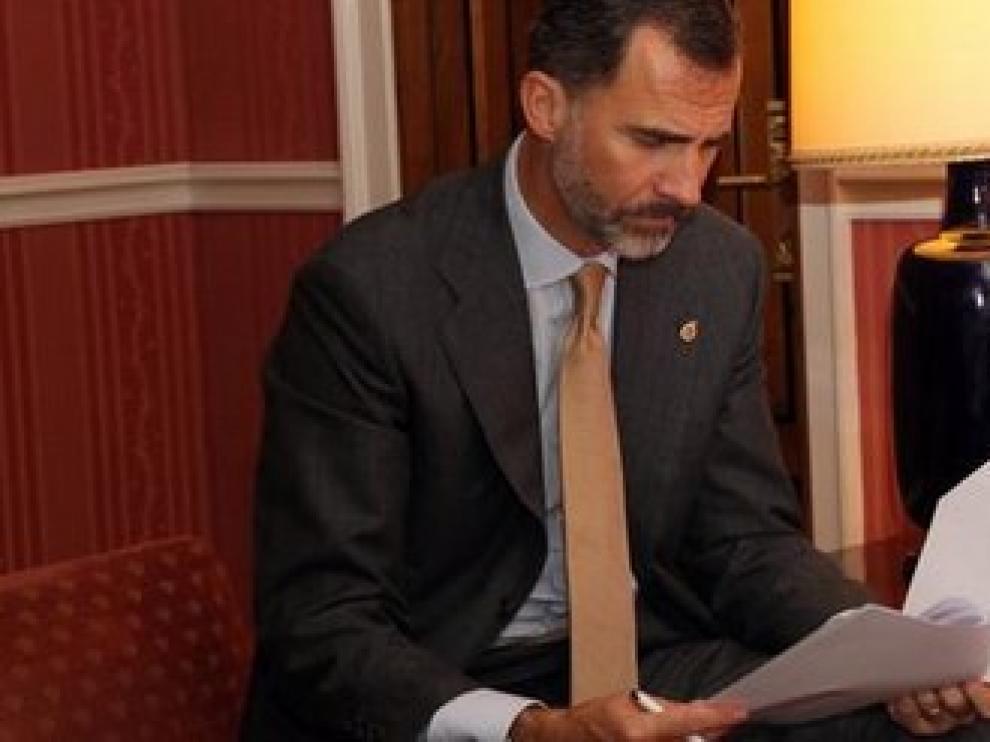 El Rey retoca su discurso antes de la entrega de premios