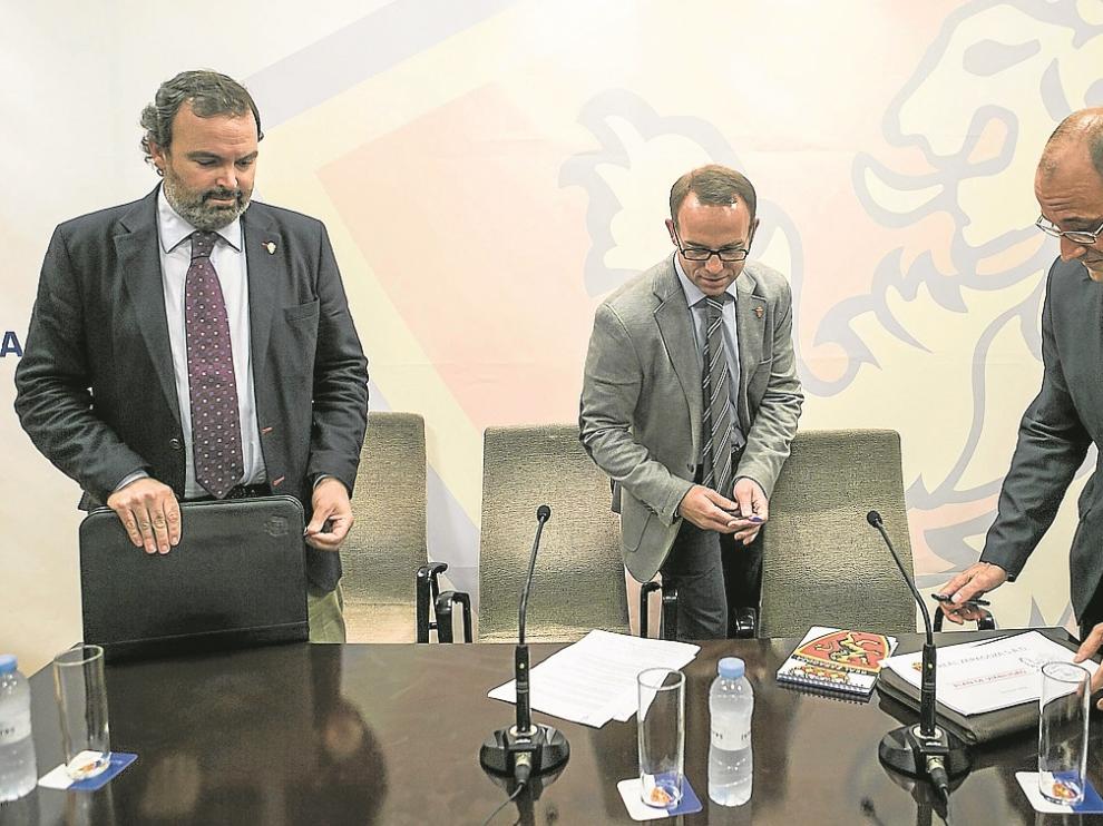 Fernando Sainz de Varanda, Christian Lapetra y Fernando Rodrigo, en la sede del club.