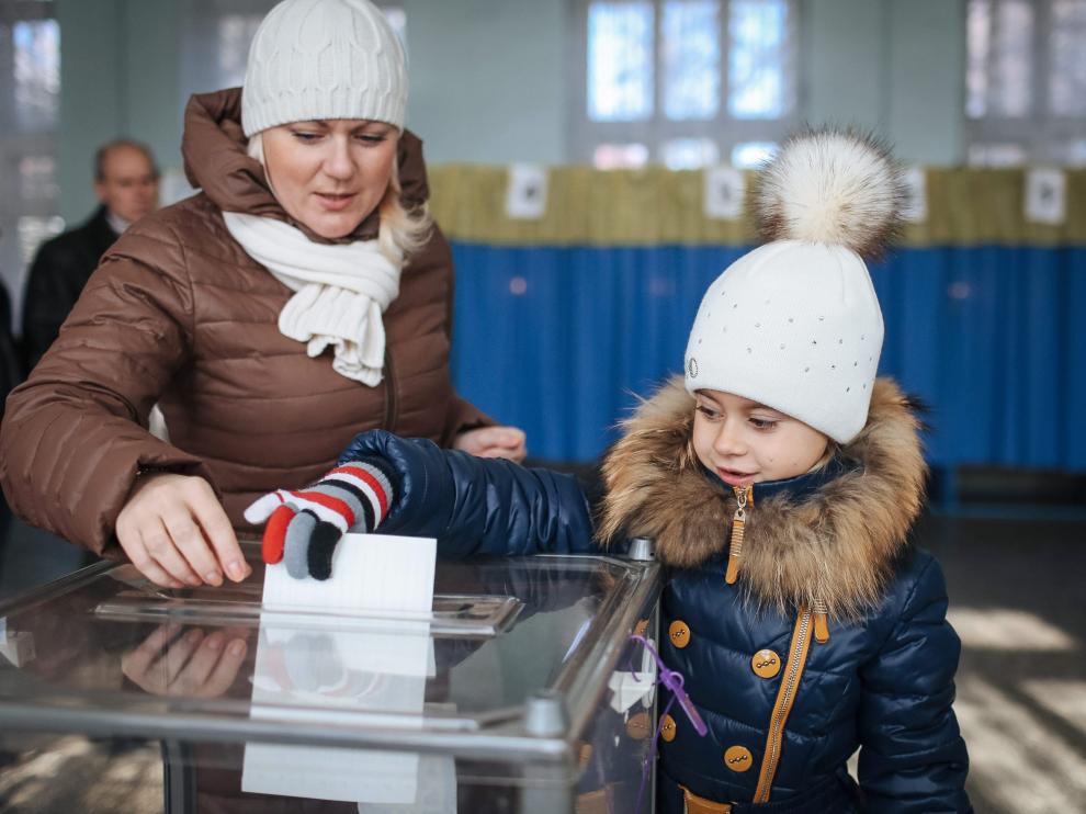 Los separatistas prorrusos refuerzan su poder con el reconocimiento electoral ruso
