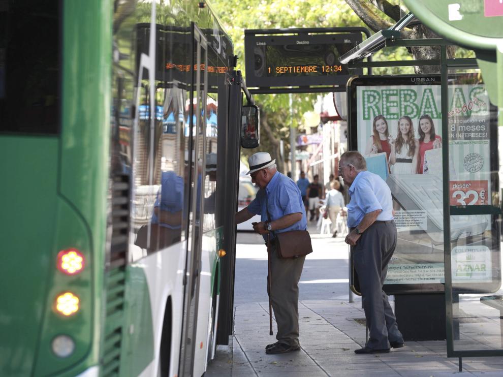 El autobús urbano incrementará sus servicios en Huesca para Todos los Santos