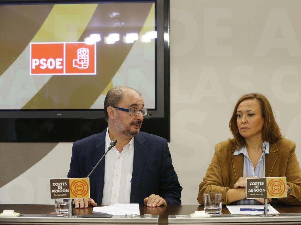 Javier Lambán y Mayte Pérez en presentaron la comisión para alcanzar un pacto de educación