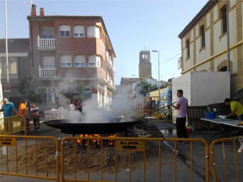 El rancho de Buñuel para 800 personas, minutos antes de que el joven se precipitara dentro.