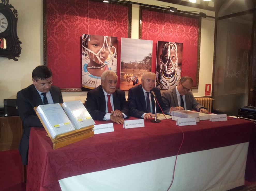 Foto de la presentación del Observatorio. De izquierda a derecha, Gerardo García Álvarez, José Abellán, Luis Fernández Regalado y Fernando López Ramón.