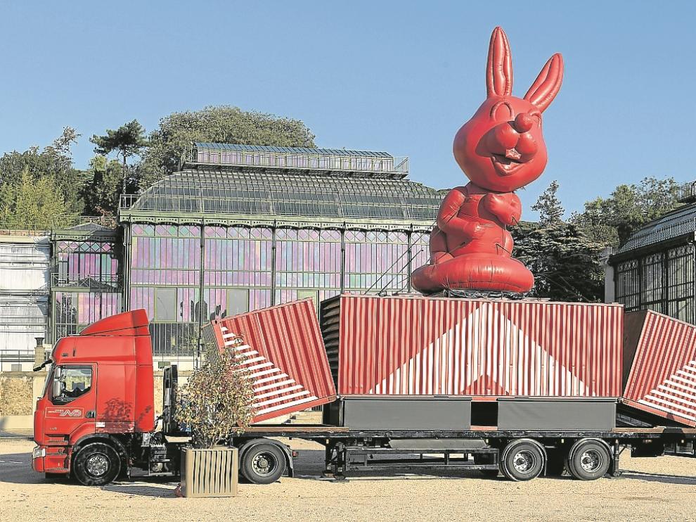 Al camión, que se transforma mecánicamente en museo, únicamente pueden acceder los niños.