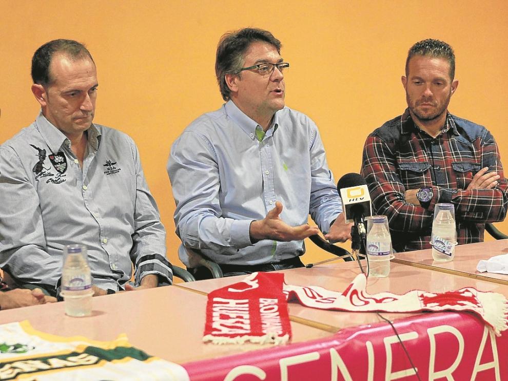 Nolasco, Freire y Tevenet, ayer, durante el coloquio organizado por 'La generación del 57 cumple 57'.