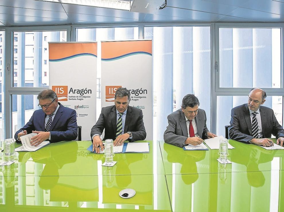 Ayer, en la fundación del Patronato: Rosel (IACS), Oliván (DGA), López (UZ) y Sanz (Salud).