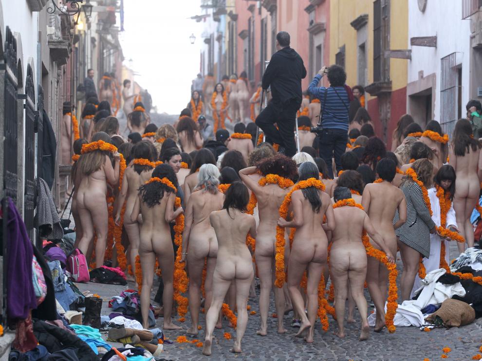 Las mujeres han posado por la localidad mexicana de San Miguel de Allende.
