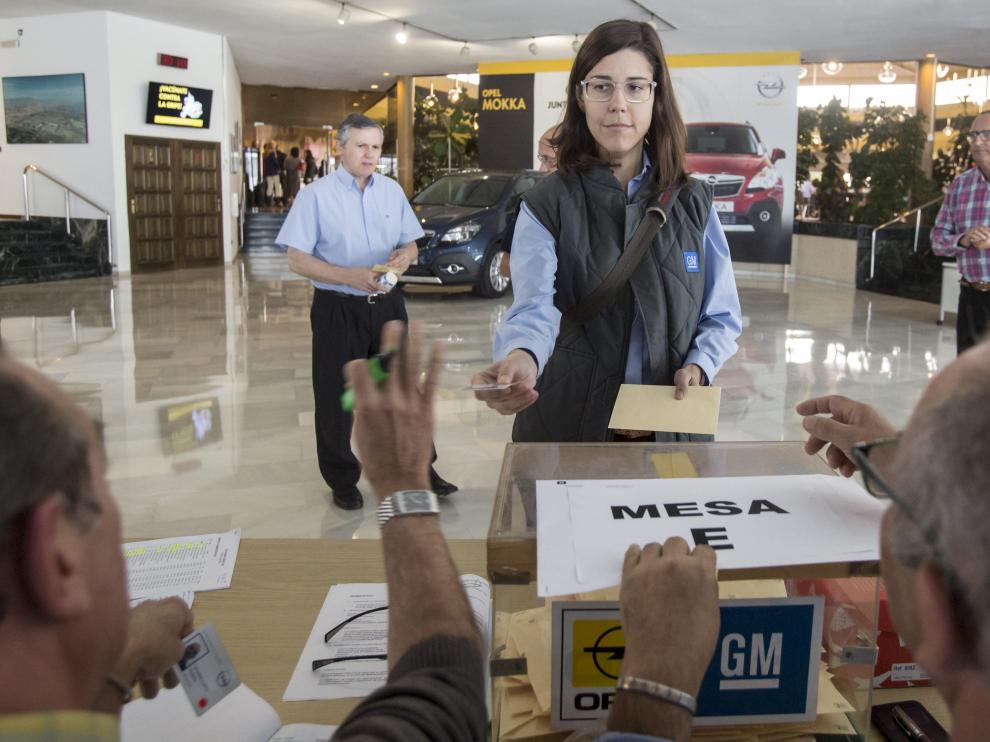 La planta zaragozana de General Motors votó ayer, a lo largo de los tres turnos, a sus 33 representantes sindicales
