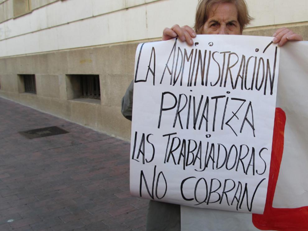 Los trabajadores de la empresa de limpieza y reformas Linorsa han salido a la calle