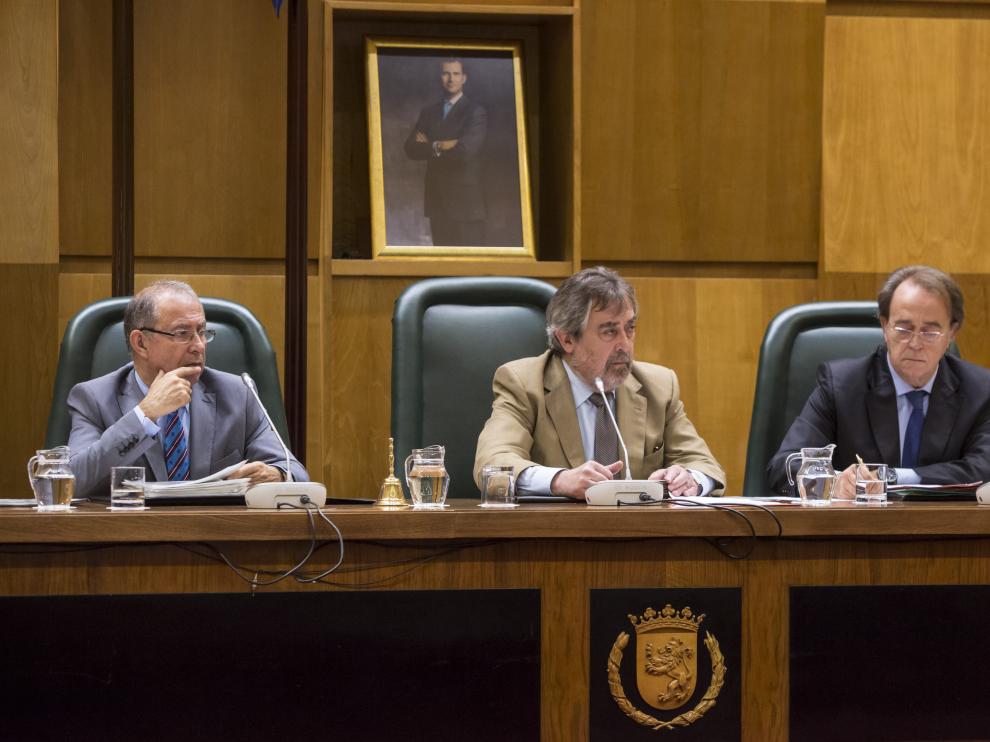 Belloch, durante el pleno del Ayuntamiento