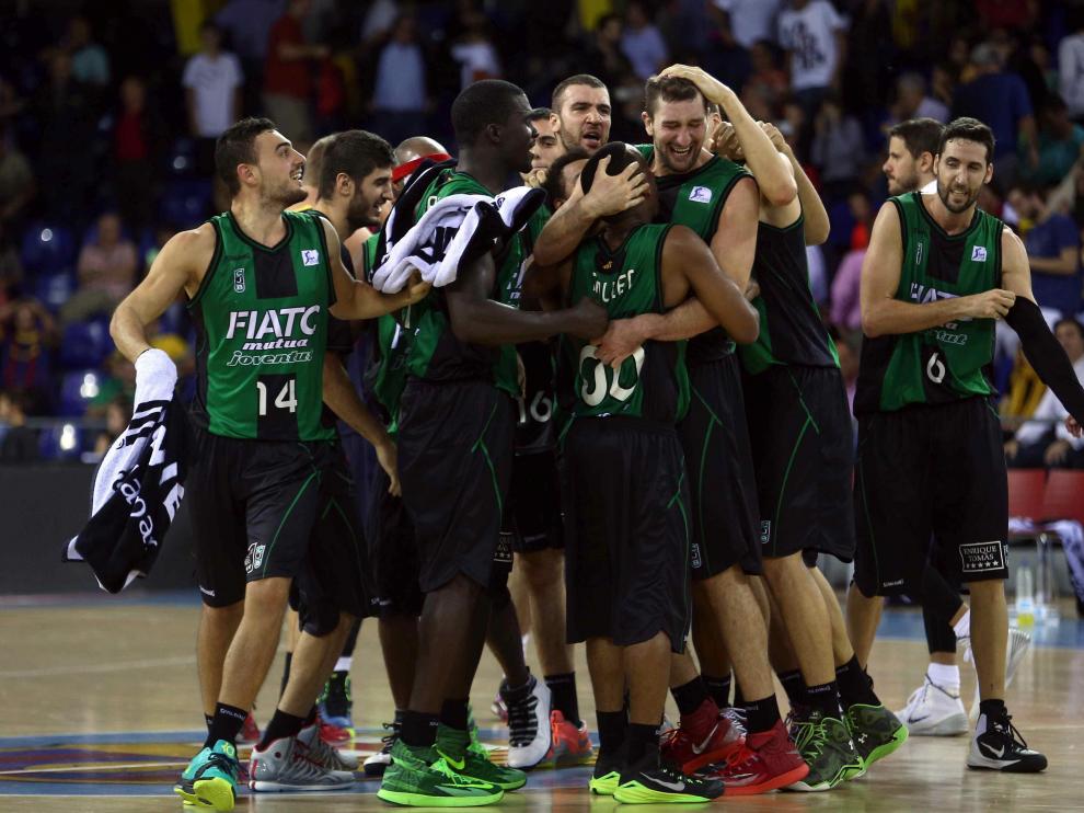 Los jugadores del Joventut celebran el triunfo