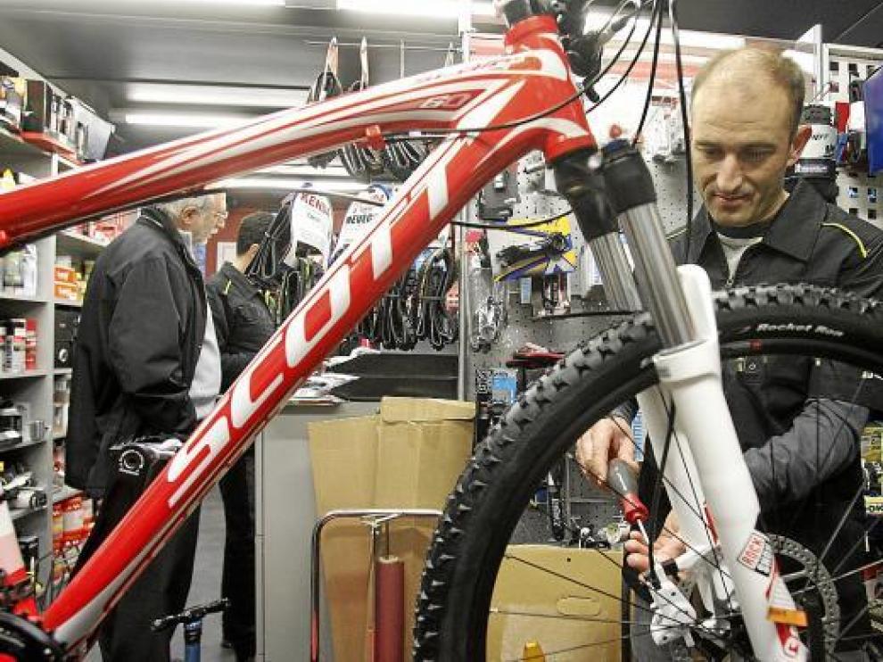 La reparación de bicicletas gratuita será posible en el parque del agua