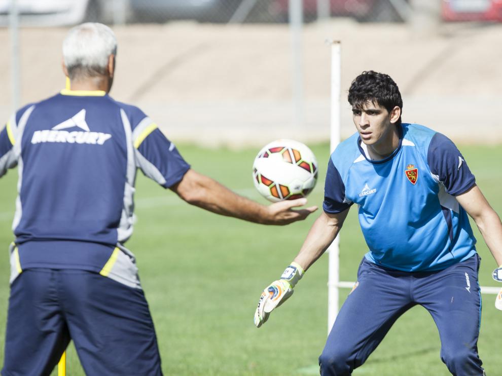 Bono, en un entrenamiento del Real Zaragoza