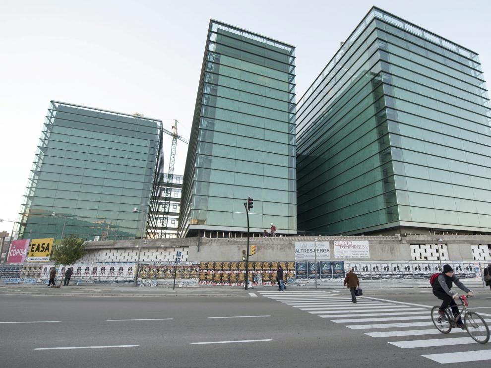 Centro de especialidades junto a la Intermodal, en construcción