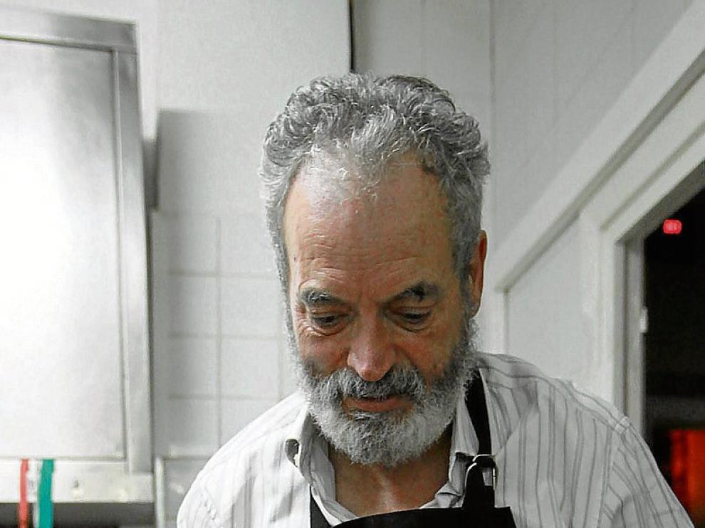 Antonio Arazo, en el restaurante Apolo, de Huesca.