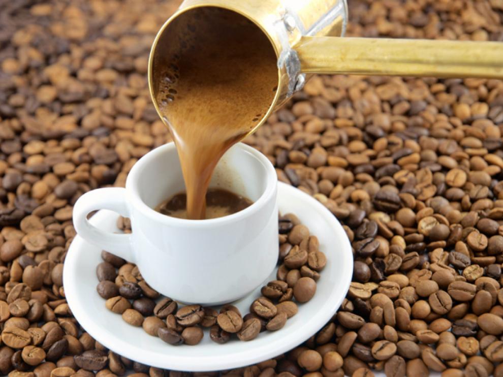 Los consumidores de café también tenían un menor riesgo de muerte por enfermedades cardiovasculares, respiratorias, diabetes, neumonía, gripe o suicidio, según este estudio.