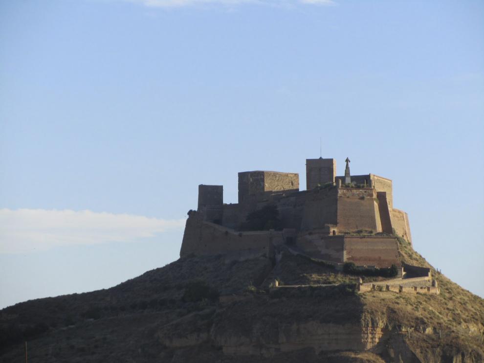 Imagen del castillo de Monzón.