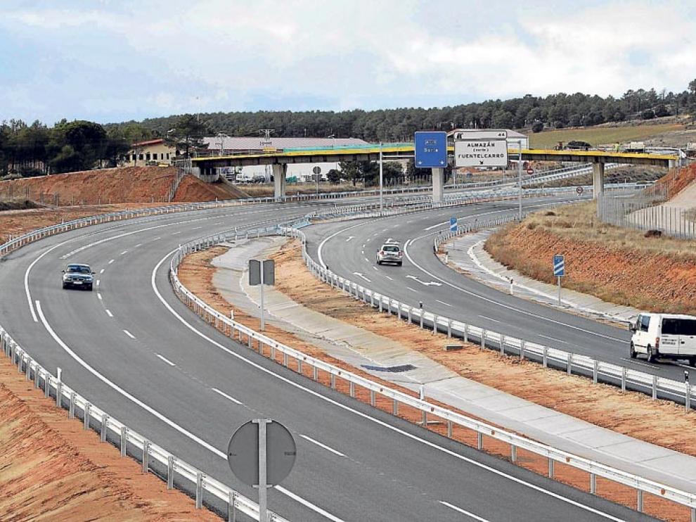 Autovía A-15 en las inmediaciones de Almazán.