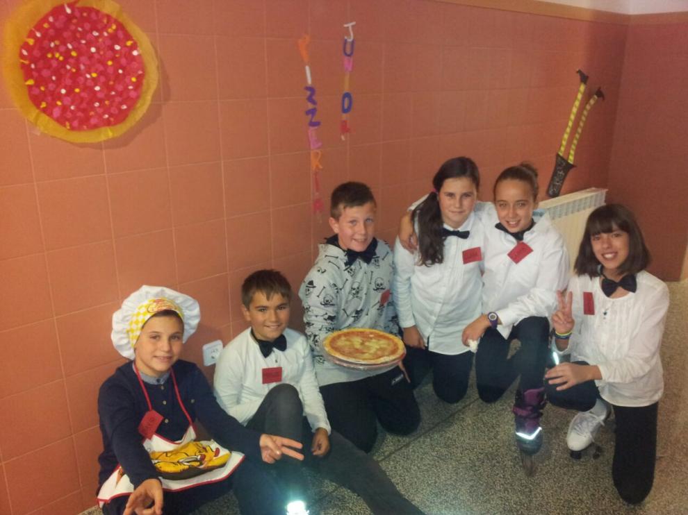 Los niños del CEIP Bilingüe Agustina de Aragón fueron hosteleros por un día