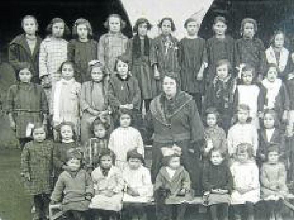 Casilda Manzana, maestra de Tolva