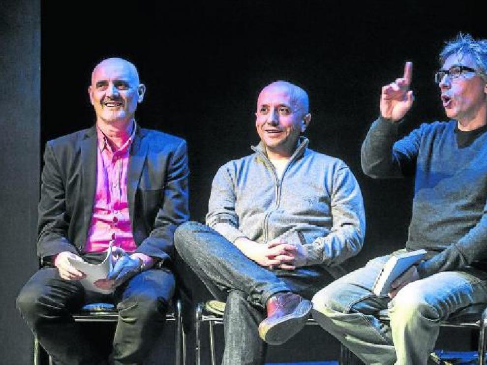 De izquierda a derecha, Miguel Mena, Luis Alegre y David Trueba.