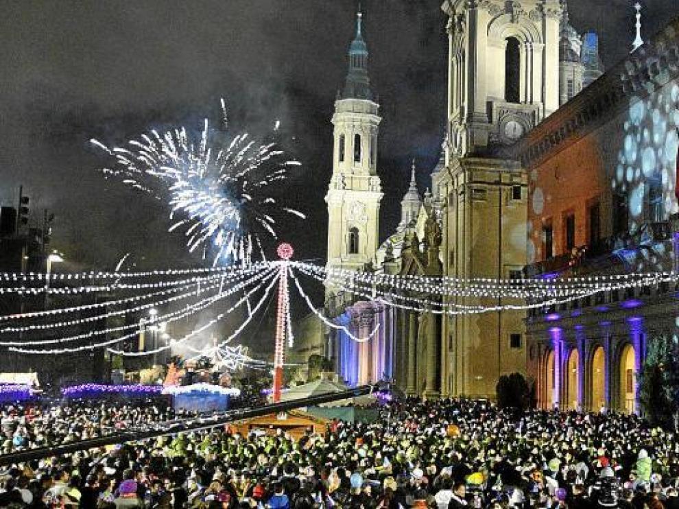 Campanadas de Nochevieja en la plaza del Pilar