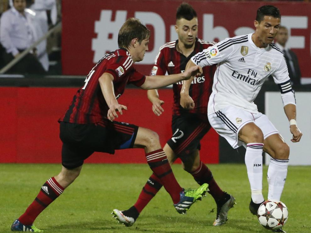 El Milan se reivindica, el Madrid cierra su gran año con derrota