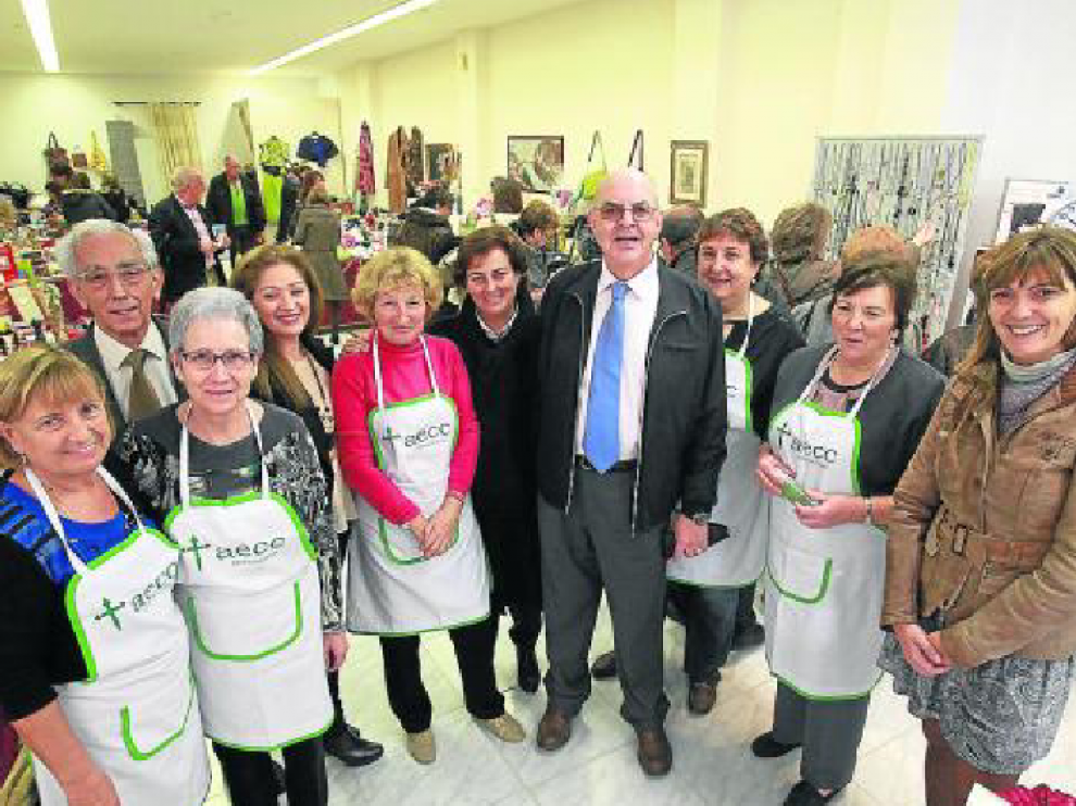 De izquierda a derecha: Asunción Mur, José Mari Gella, Marcia Aranda, Consuelo Bolea, Teruca Moreno, Javier Biota, Alicia Uriol, Amelia Justes y Ana Palomera.