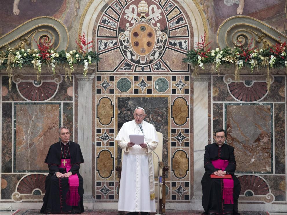 El papa pide a los líderes musulmanes diálogo y la condena del extremismo