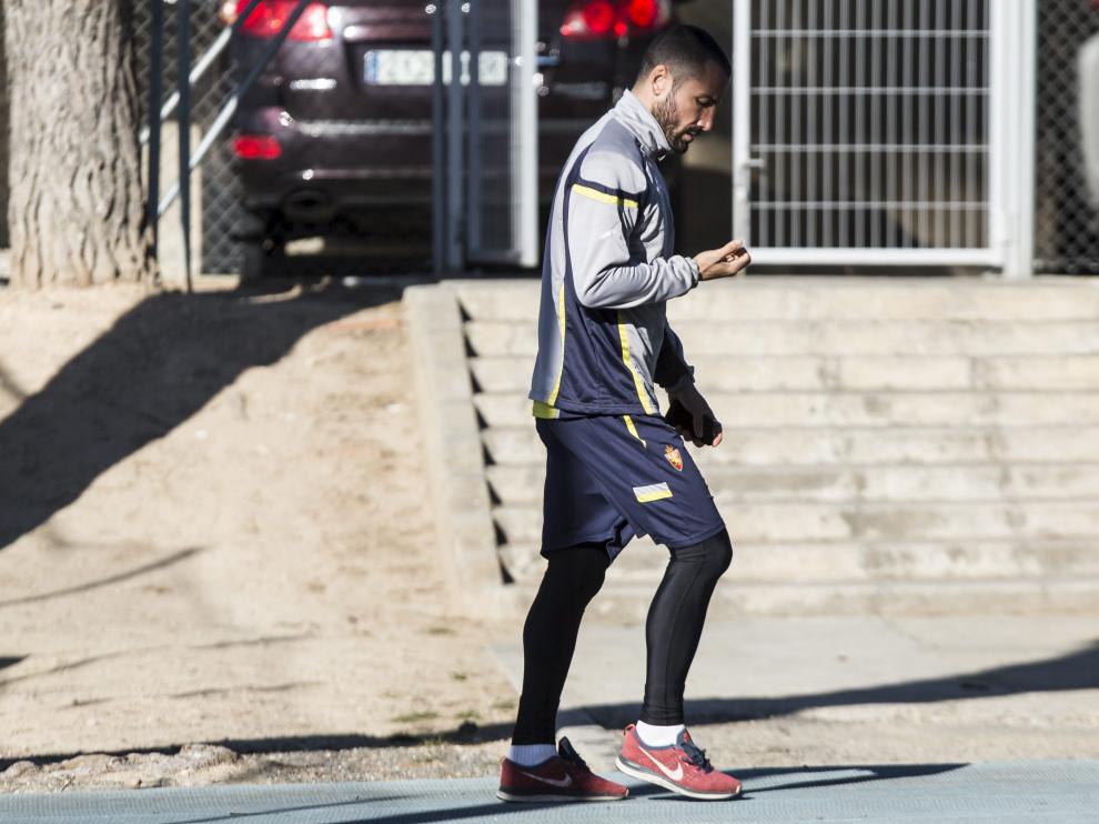 Mario, que todavía no se ha recuperado, se retira hacia el gimnasio