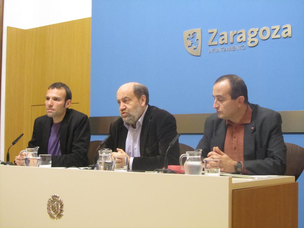 Los concejales de IU Pablo Muñoz, José Manuel Alonso y Raúl Ariza