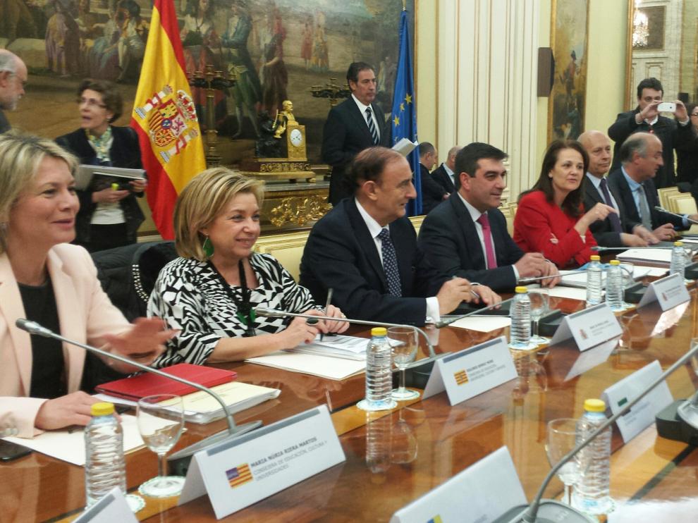 La consejera Serrat en la reunión con el ministro Wert