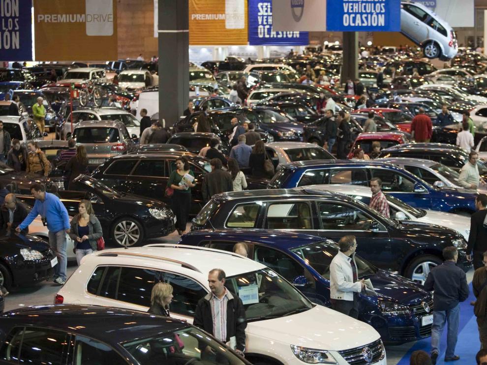 La mitad de los coches de ocasión vendidos en 2014 tenían más de 10 años de antigüedad