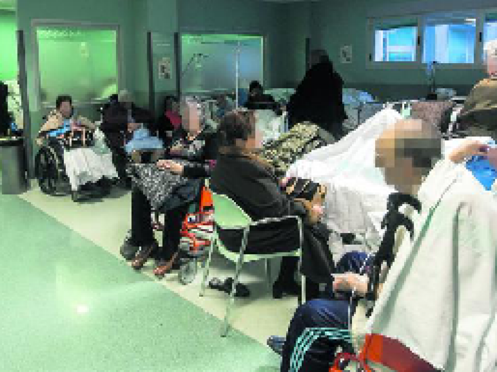 Las urgencias hospitalarias de varios centros sanitarios de Zaragoza se vieron "saturadas" la pasada semana.