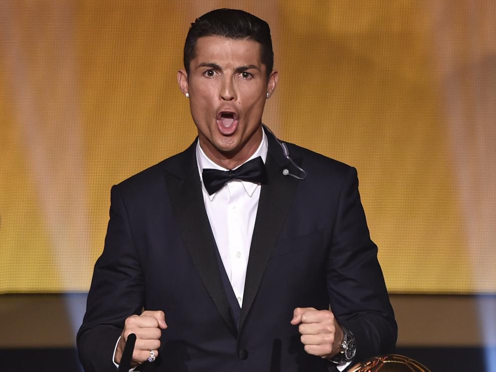 Cristiano Ronaldo celebra con un aullido su tercer Balón de Oro