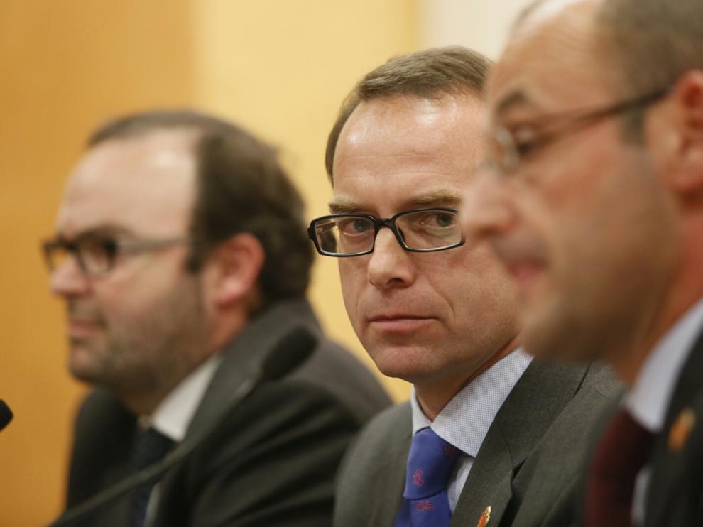 Christian Lapetra, Fernando Sainz de Varanda, y Fernando Rodrigo explican los detalles del convenio