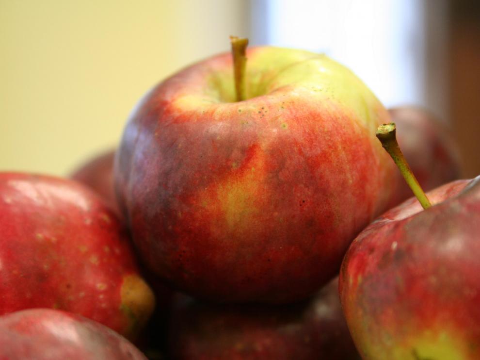 Comer Dos Manzanas Al Dia Ayuda Al Colesterol Y Al Riesgo Cardiovascular