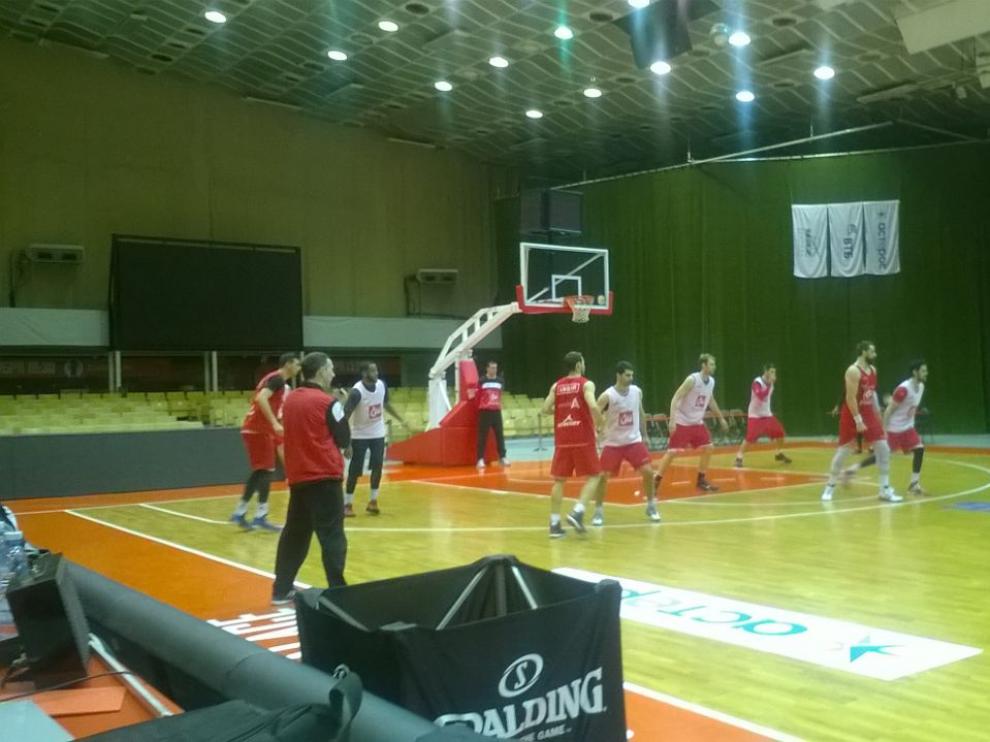 Los jugadores del CAI Zaragoza se entrenan en Volgogrado