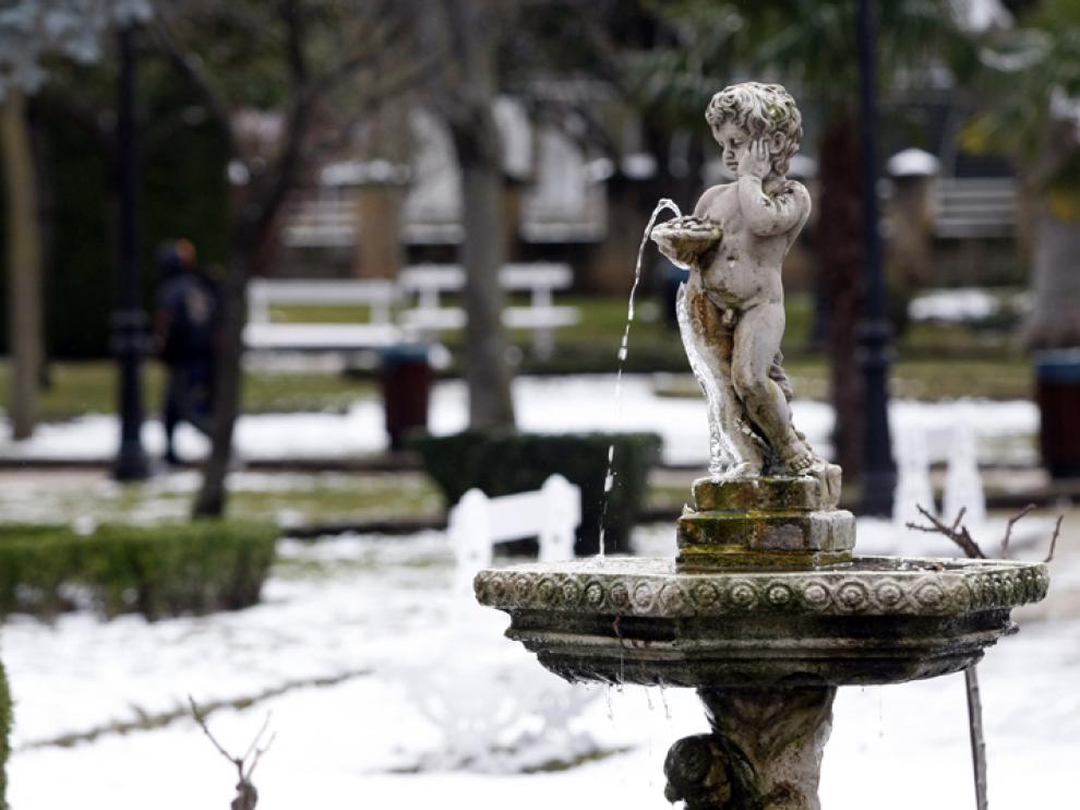 El hielo y el frío fueron protagonistas nuevamente este martes en la capital, donde el termómetro osciló entre -3,7 y 1,1 grados.