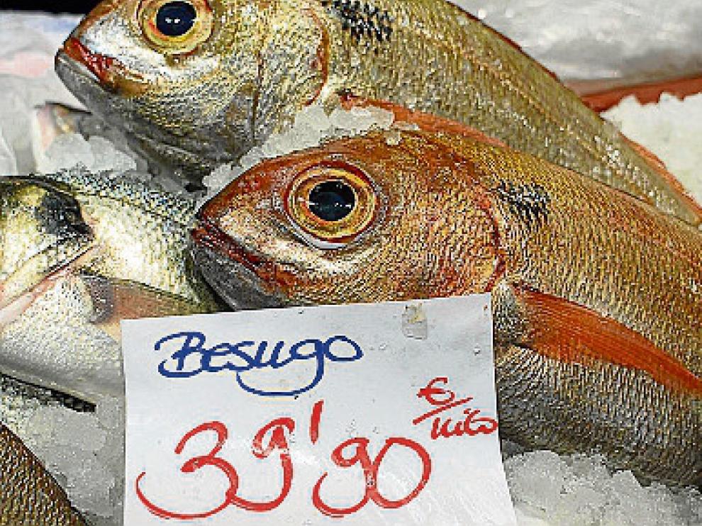 La escasez de género dispara el precio de los percebes, el besugo y el rape