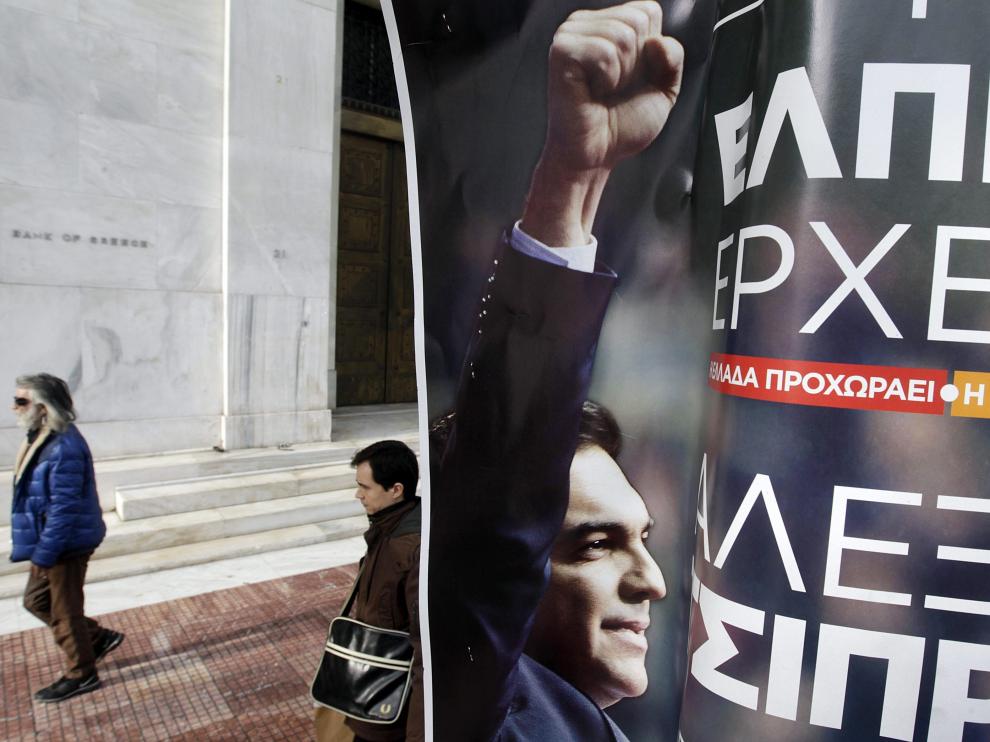 Cartel electoral de Syriza en una calle de Atenas