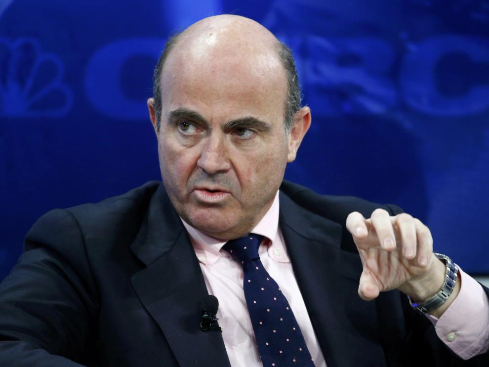 De Guindos apoya la decisión del BCE pero dice que no sustituye las reformas estructurales